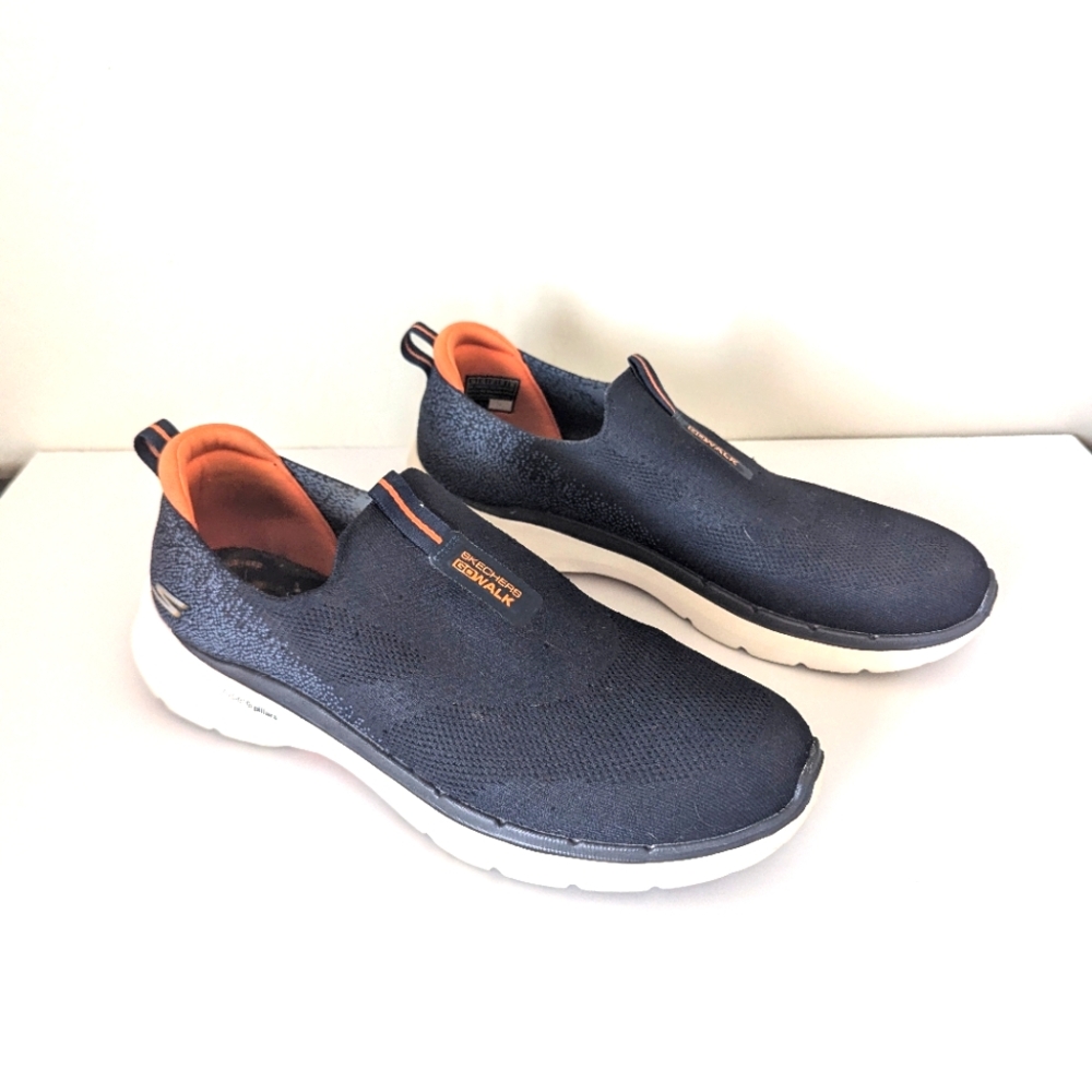 Men's size 13 Skechers Go Walk loafer sneakers, navy & orange